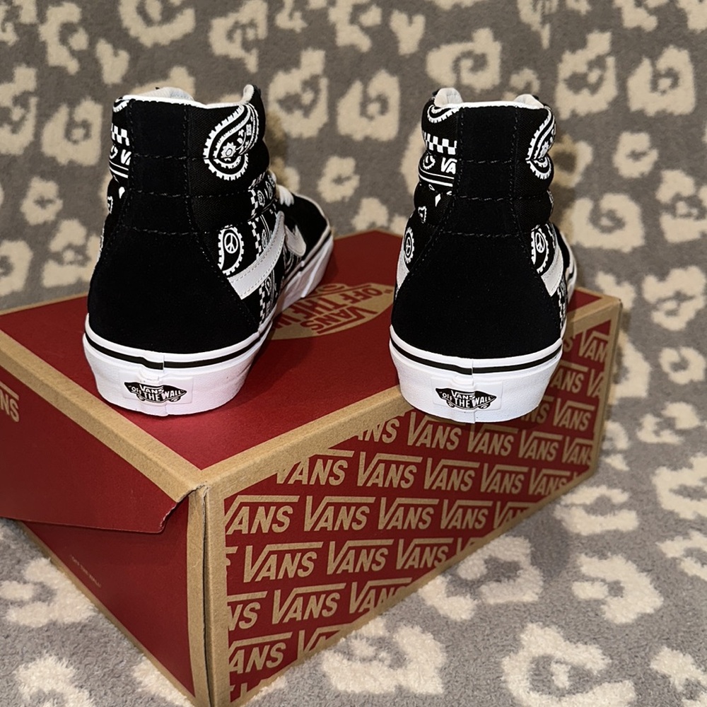 New Sk8-Hi Vans in Peace ☮️ Paisley - Picture 6 of 17